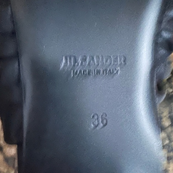 Jil Sander Leaf Hardware Pointed Toe Flat - Picture 16 of 16